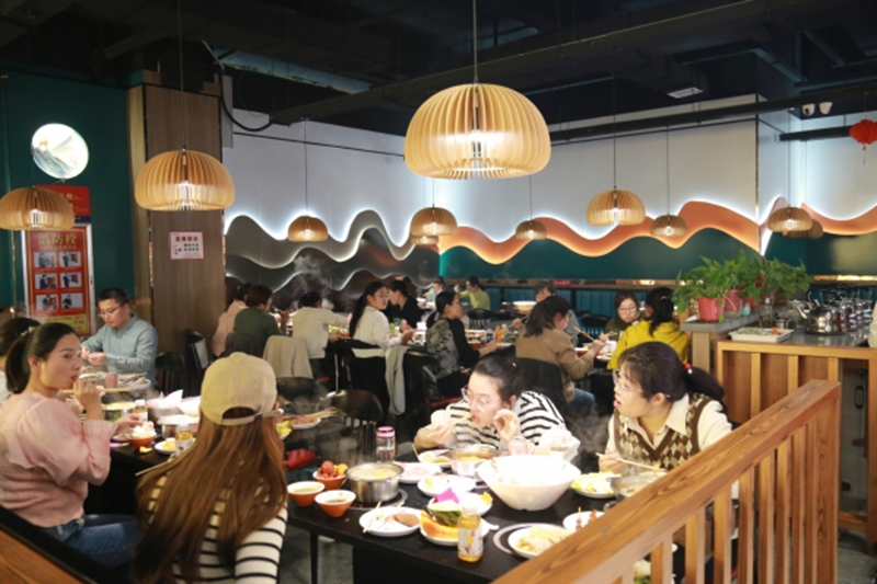 瑞祥麗人美如花，巾幗標兵展芳華